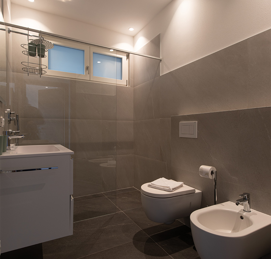 foto bagno trilocale borgo secolo