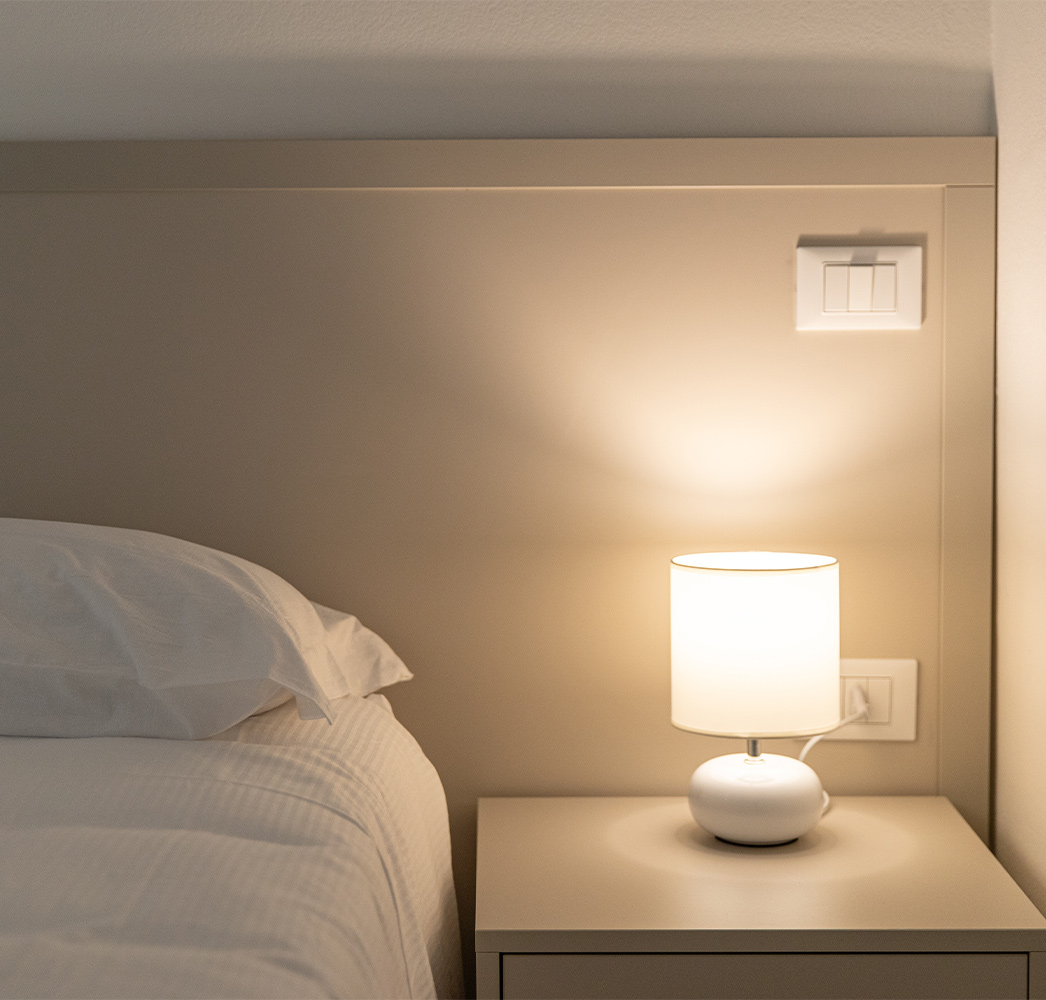 foto camera da letto appartamento vista lago